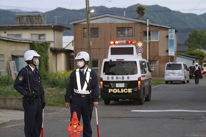مختلّ يقتل امرأة وشرطيين في اليابان