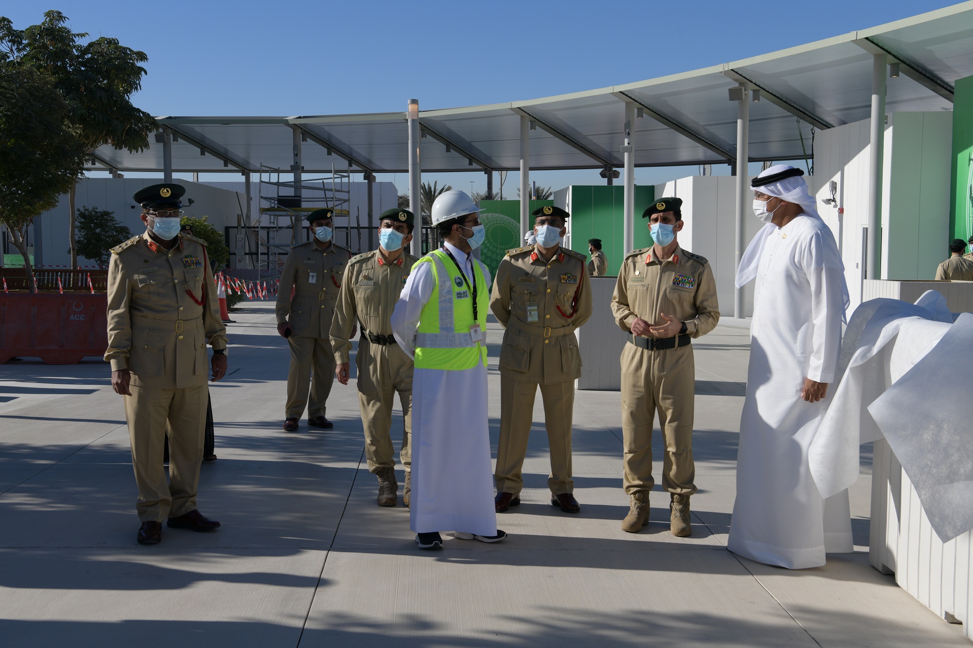 قائد عام شرطة دبي يطلع على إجراءات افتتاح العرض الأول لأجنحة إكسبو 2020