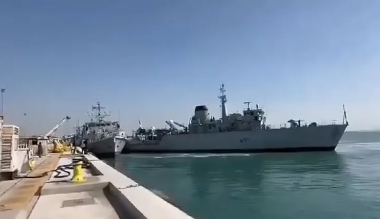 اصطدام "محرج" بين سفينتين حربيتين بريطانيتين