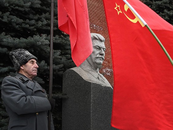 «ستالين» وراء غلق مطعم بعد يوم من افتتاحه