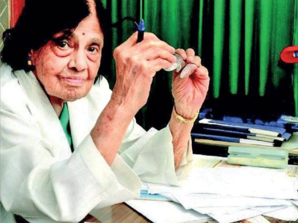 وفاة أول طبيبة قلب في الهند بعد إصابتها بكورونا عن عُمر ناهز 103 أعوام!