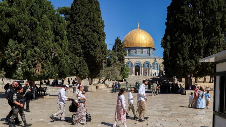 تنديد فلسطيني واسع باقتحام المستوطنين للمسجد الأقصى