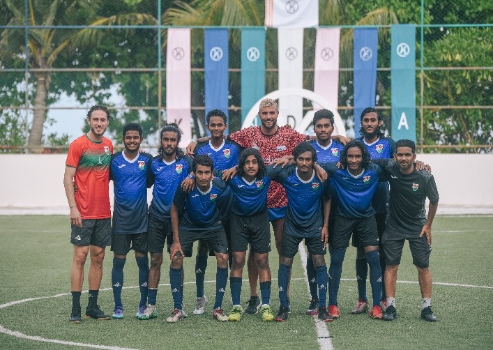 كانديما المالديف يستضيف نجمي كرة القدم الإيطاليين دافيد كالابريا (إيه سي ميلان) وباتريك كوتروني (نادي إمبولي / ولفرهامبتون واندررز)