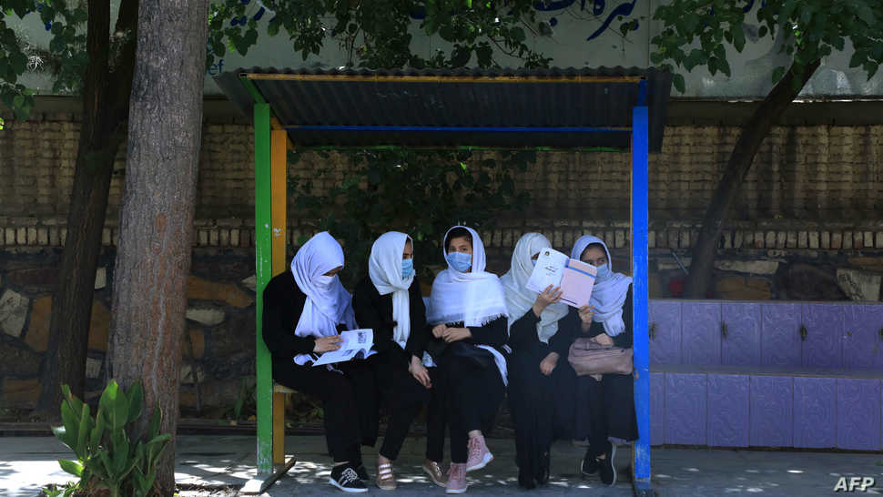 عودة خجولة للفتيات إلى بعض  مدارس أفغانستان.. إلا كابل