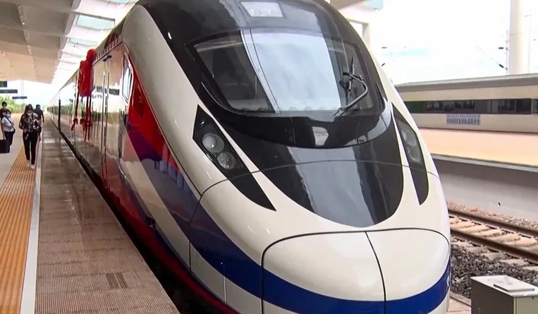 الصين تدشن أول خط للقطارات فائقة السرعة قرب مضيق تايوان