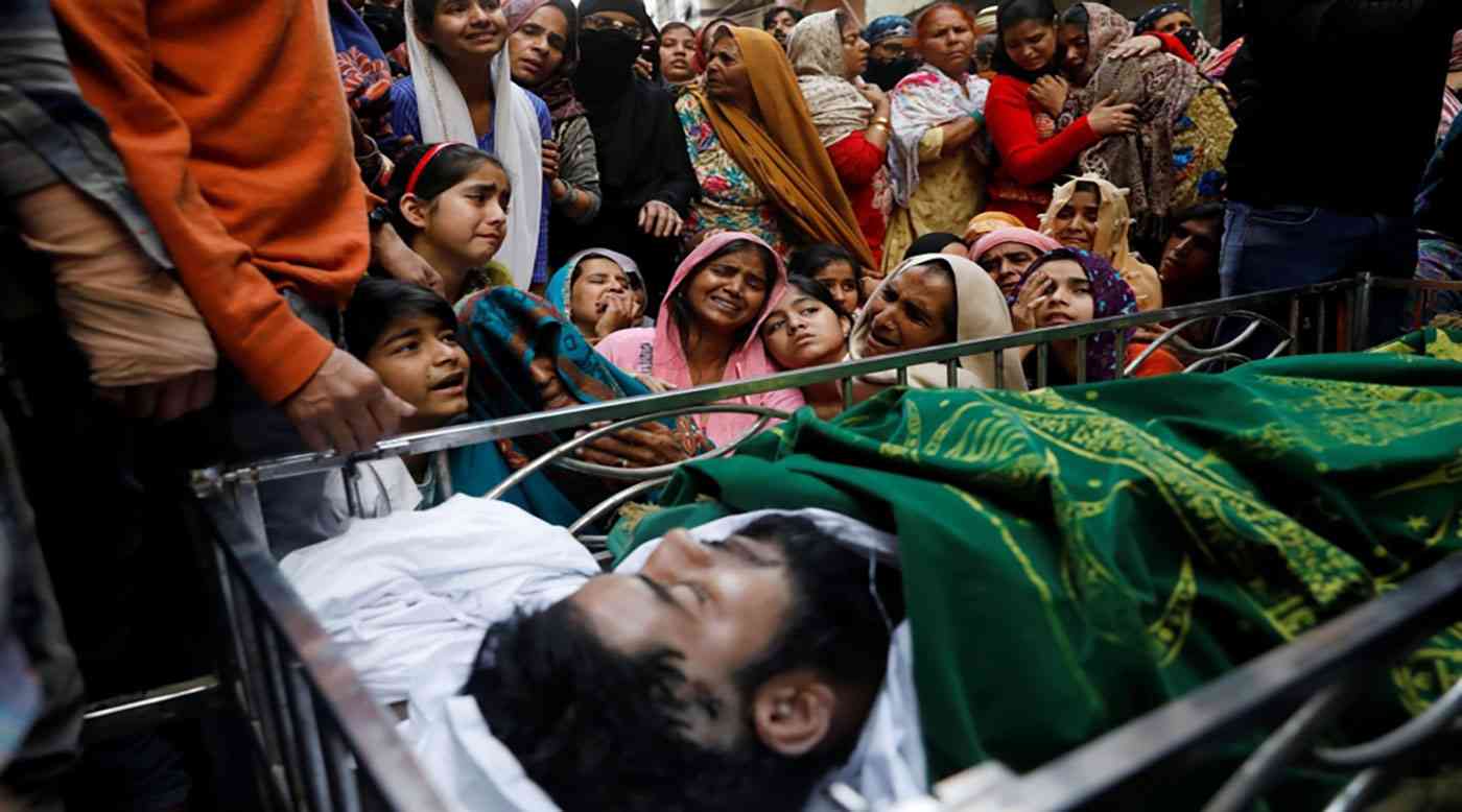 هندي يستيقظ أثناء جنازته ليؤخر موته بيوم!