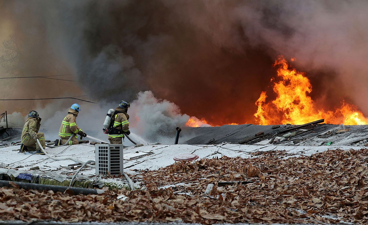 فرار 500 شخص من منازلهم في حي عشوائي في سيول جرّاء حريق هائل