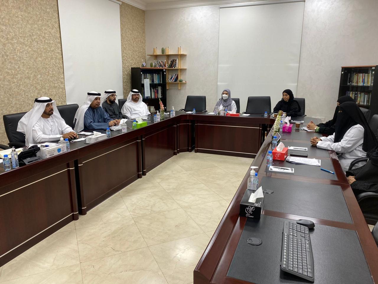 لجنة الشؤون الصحية والعمل والشؤون الاجتماعية في الشارقة تطلع على جهود فرعي دائرة الخدمات الاجتماعية في كل من دبا الحصن وخورفكان