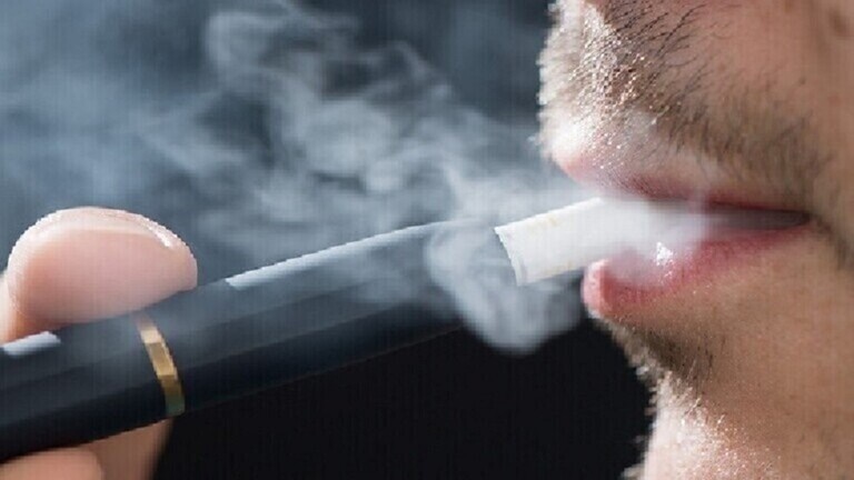 "السجائر الإلكترونية" تسبب اضطراب عمل منظومة المناعة
