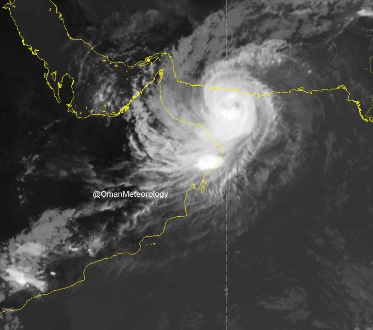  "أخذ الحيطة والحذر" أبوظبي والعين ستتأثر بالحالة المدارية لإعصار شاهين