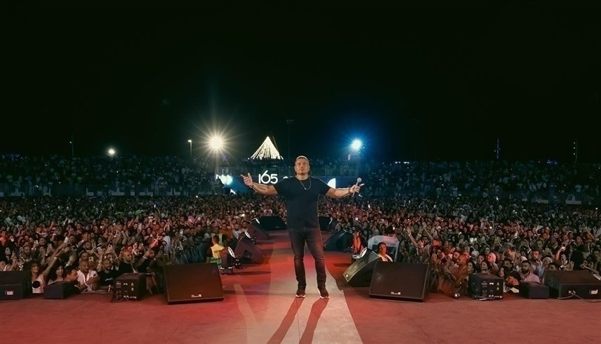 عمرو دياب يحيي حفلاً جماهيرياً في الأردن   