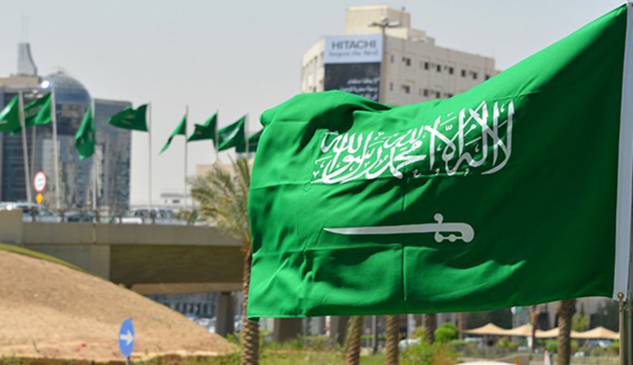  السعودية: تمديد الإقامات والتأشيرات دون مقابل للمتأثرين بحظر السفر