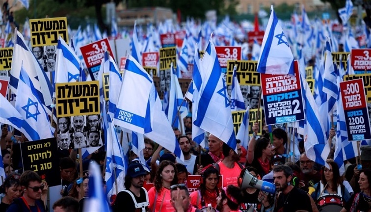 آلاف الإسرائيلين يتظاهرون في القدس ضد سخاء نتانياهو مع المتشددين